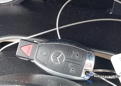 2016 Mercedes-Benz C 300 4Matic/Luxury 4Matic/Sport 4Matic z USA, uszkodzony, nr VIN 55SWF4KB3GU114292